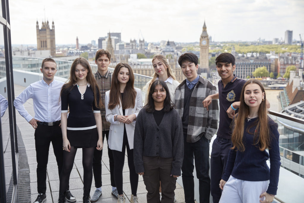 DLD College London: Uma Janela para o Futuro no Coração de Londres