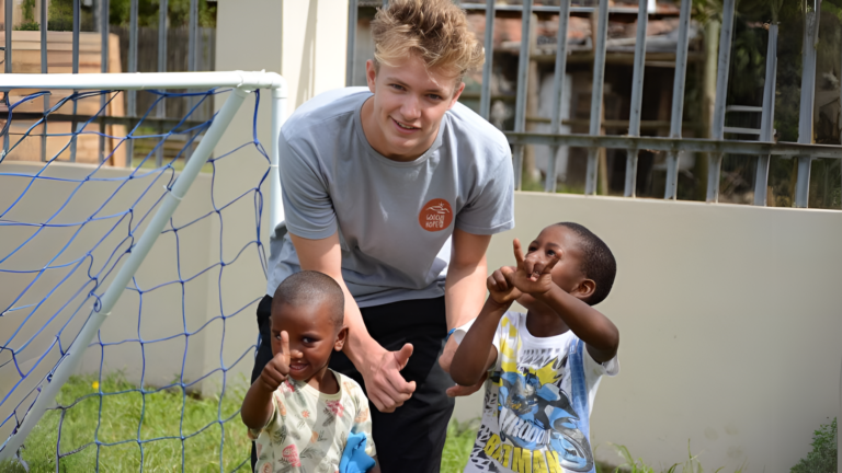 Transforme Sua Vida com Intercâmbio Voluntário África do Sul: Desenvolvimento Pessoal e Profissional